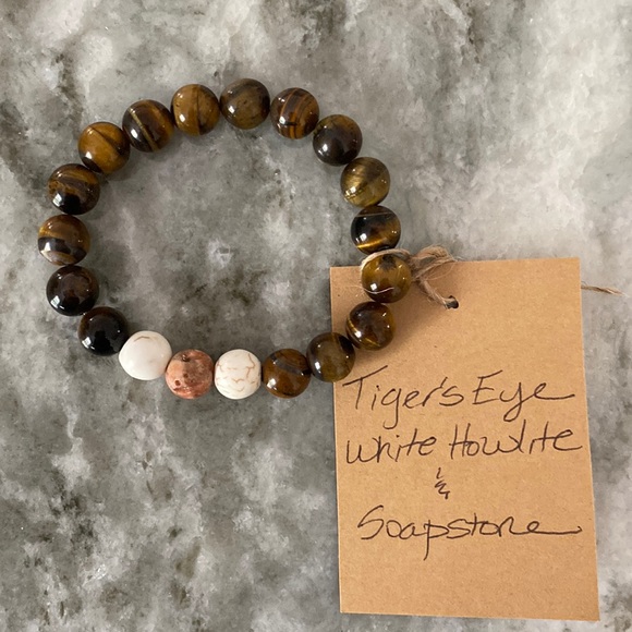 NWOT Tigers Eye White Howlite & Soapstone 7” Stretch Bracelet 10 MM Beads - Picture 4 of 4